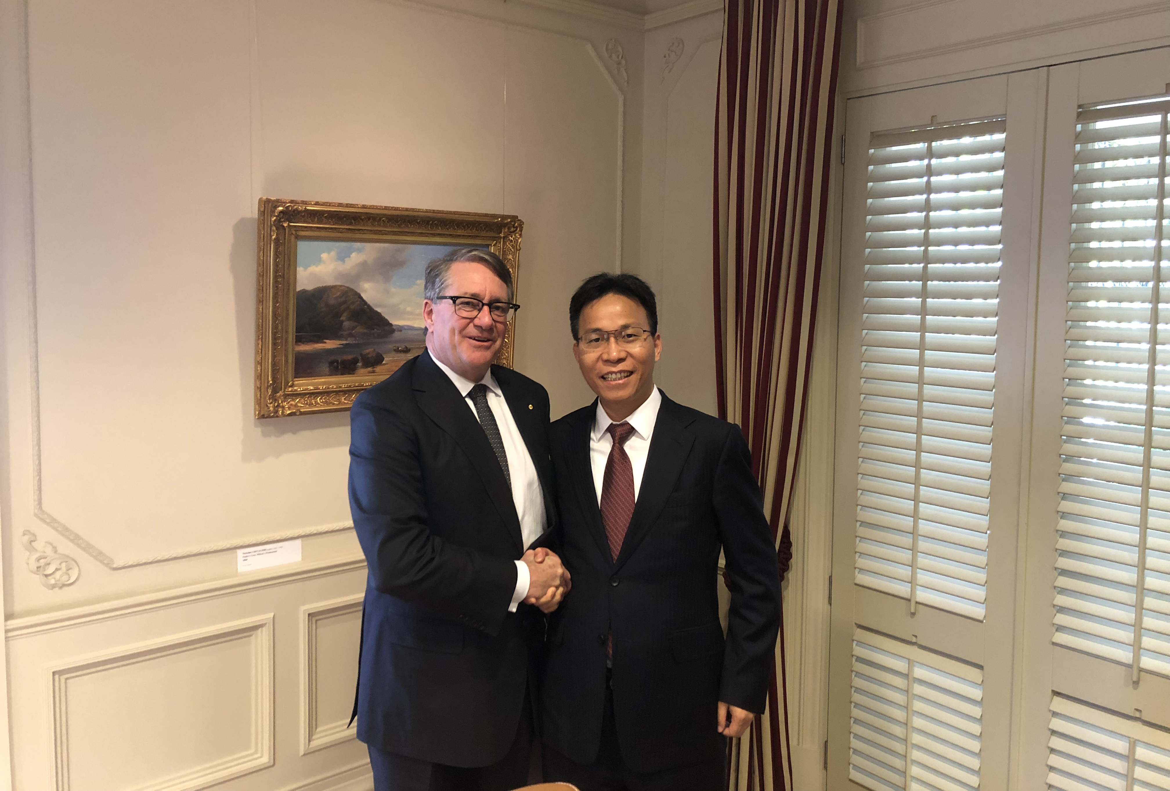 Chairman of Australia-China Council Meets Liu Zaiwang, Chairman of Board  – A Push to the Sino-Australia Cooperation in Medical Treatment